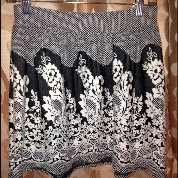 Skirt size small