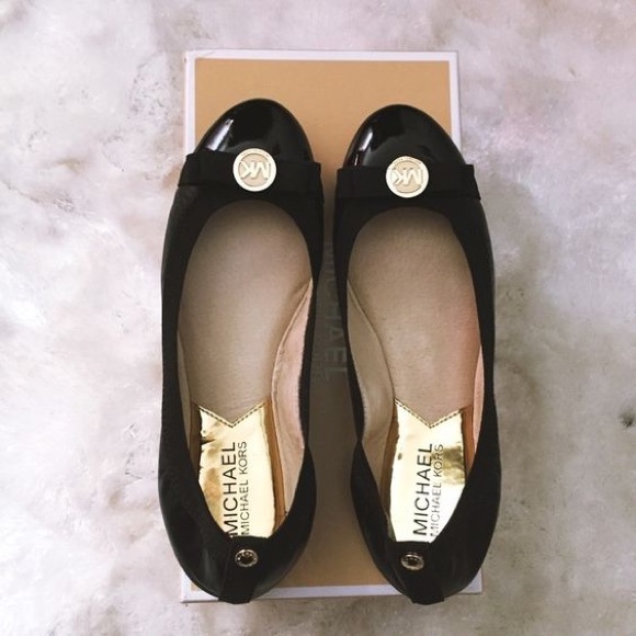MICHAEL KORS Black Dixie Ballet SZ 8