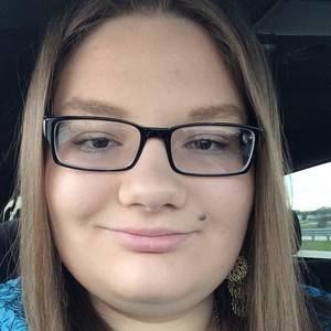 Meet your Posher, Alicia