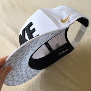 Rare Nike leopard snap back
