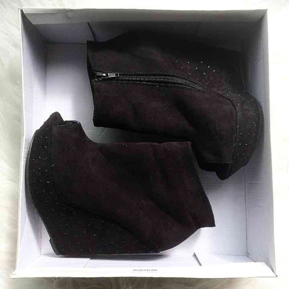 Suede peep toed wedged booties
