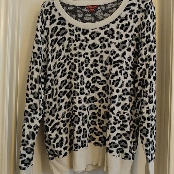 Oversized animal print sweater size xxl