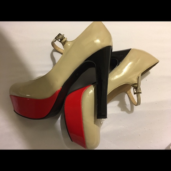 Guess platform heels