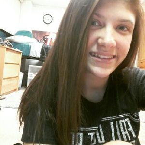 Meet your Posher, Becca