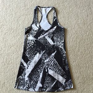 12 hour price drop! Lululemon cool racer back tank