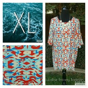 LuLaRoe Irma tunic