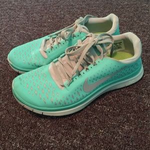 Tiffany blue Nike free 3.0