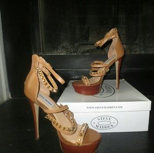 NWT "Steve Madden Rominaa Cognac High Heels