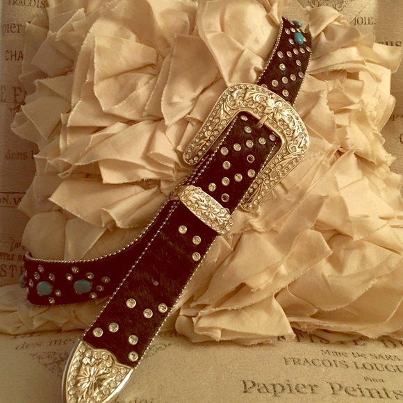 ❌TRADED❌ Womens Black turquoise stone belt faux fur