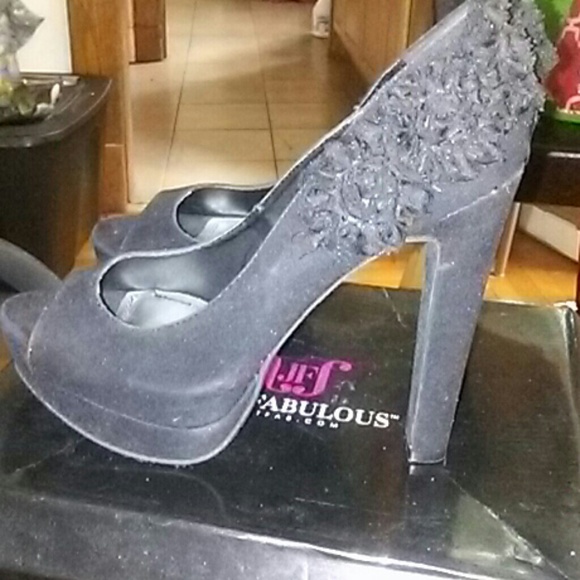 Shoe