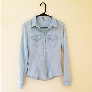 Light chambray fitted shirt