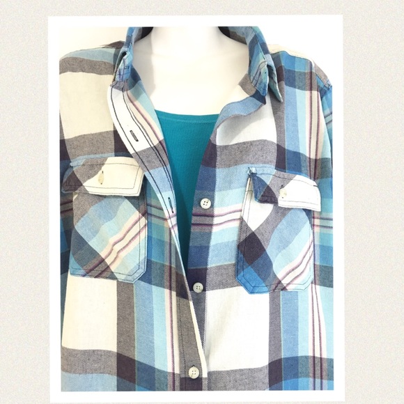 Ladies soft flannel oversized button down top. - Picture 3 of 4