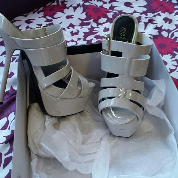 High heels - Picture 3 of 3
