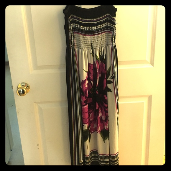 🆕 FLOWER PRINT LONG MAXI DRESS!