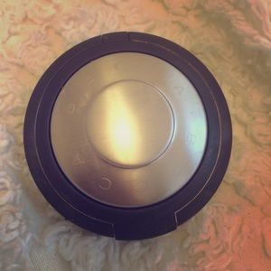 Becca Champagne Pop 💛🎉🎊