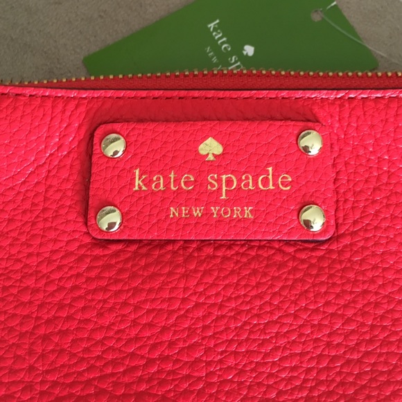 kate spade•Bright Red Chrissy Wristlet•NWT - Picture 2 of 4