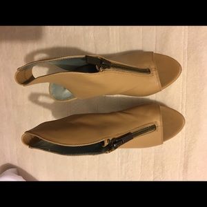 Halston Platform heel with elastic strap