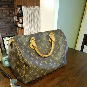Lv speedy authentic TH0062 Sale till Sunday