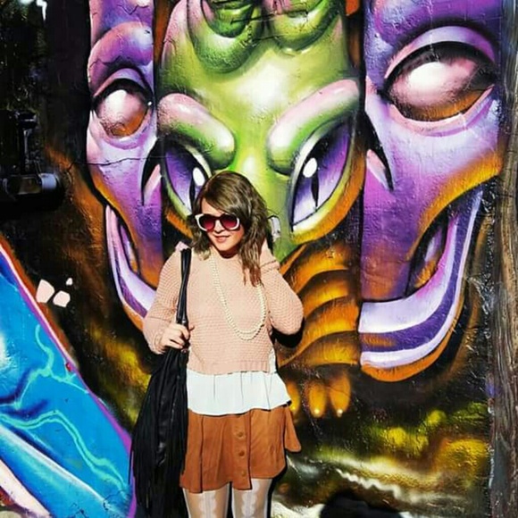 Meet your Posher, Emily :) - Picture 7 of 11