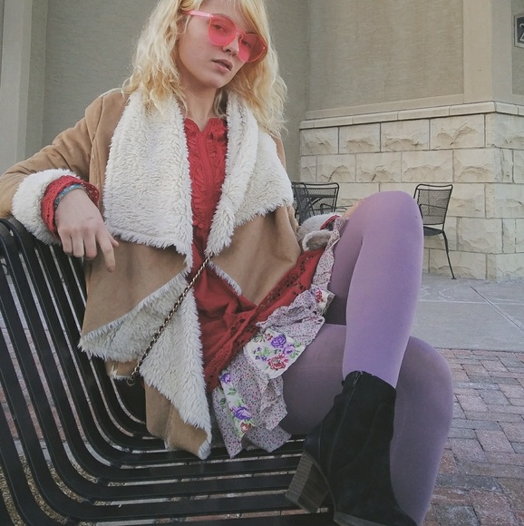 Meet your Posher, Emily :) - Picture 11 of 11