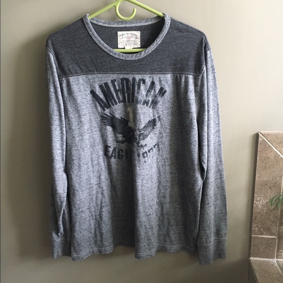 Men's American Eagle long sleeve shirt.