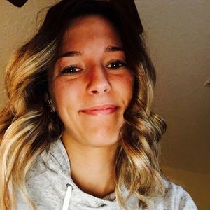 Meet your Posher, Courtney