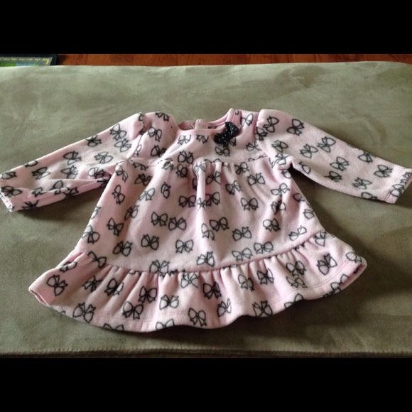 Adorable fleecey baby top