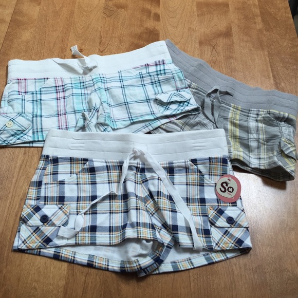 3 pairs of So plaid cuffed shorts
