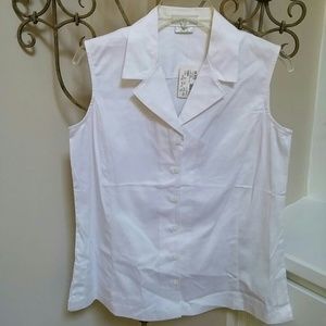 New white button front tank