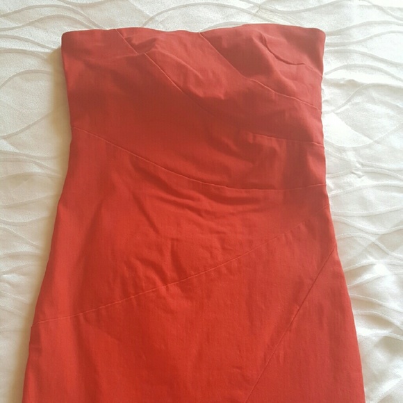 Red Straess dress