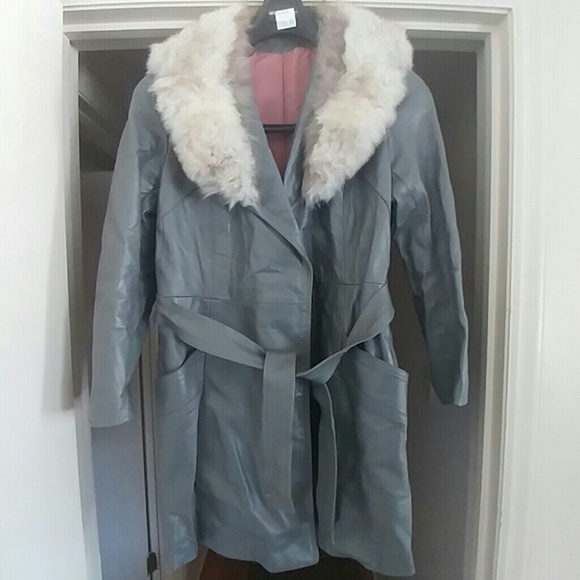 HPπVINTAGE LEATHER 3/4 TRENCH COAT W/ FUR COLLAR - Picture 2 of 4