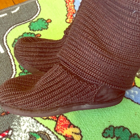 Brown crochet UGG's