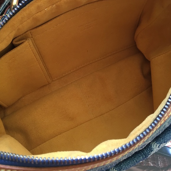 💙Louis Vuitton Bum Bag💙Sold! - Picture 4 of 4