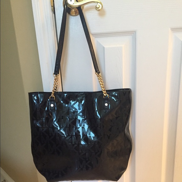 NWOT- Black Michael Kors Jet Set Purse