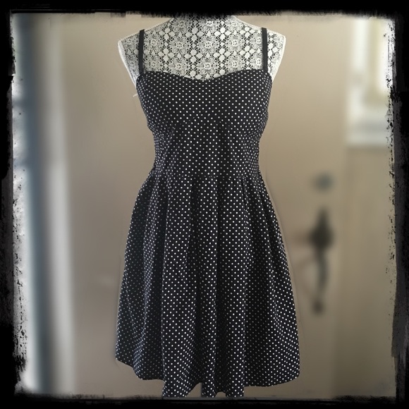 Dresses & Skirts - 🌟 Black Polka Dot Dress