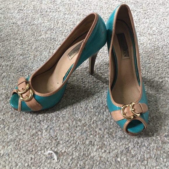Turquoise Steve Madden Peep Toe Pumps