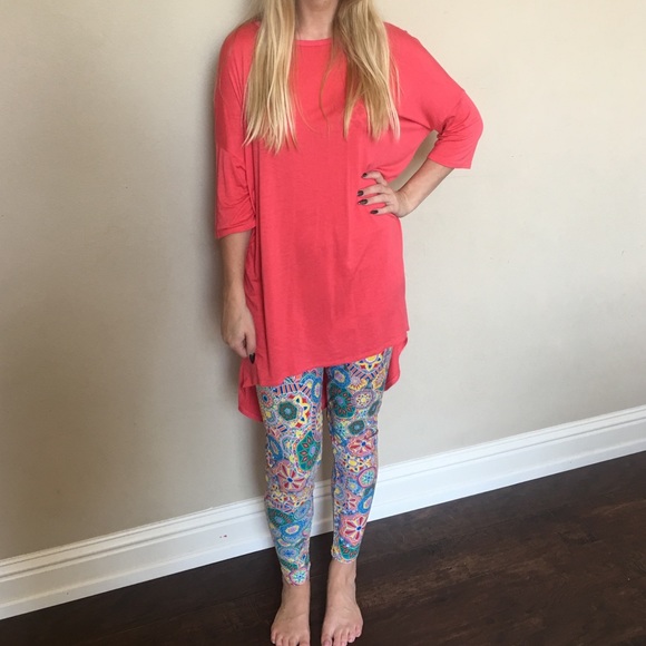 Super cute LulaRoe shirt!!