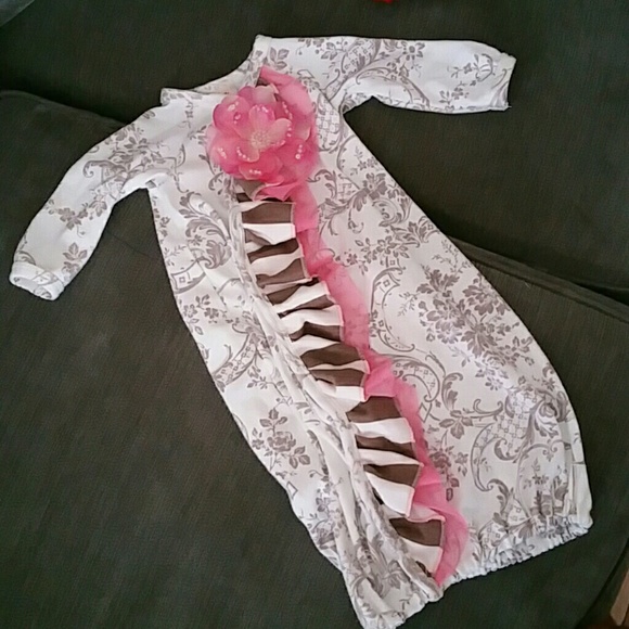 Infant outfit and hat