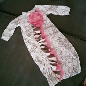 Infant outfit and hat