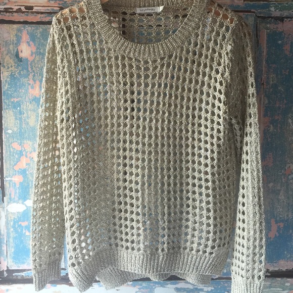 Elegant gold blouse - Picture 3 of 3