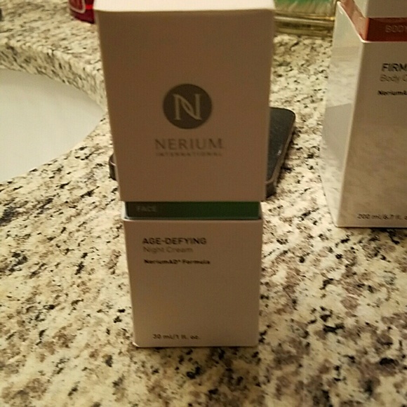 Nerium night cream