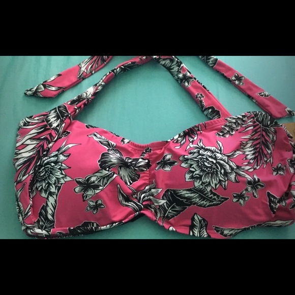 Pink, black and white floral bikini set! - Picture 1 of 2