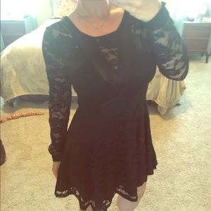 Sexy long sleeve lace dress! ❤️