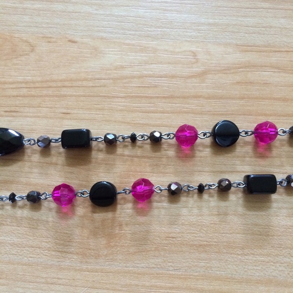 Lia Sophia black and pink necklace - Picture 1 of 3