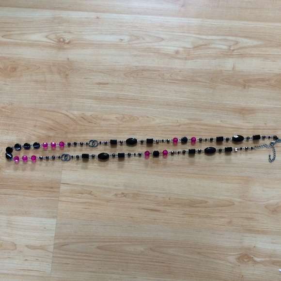 Lia Sophia black and pink necklace - Picture 2 of 3