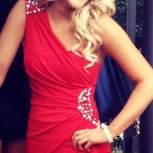 One shoulder red dress