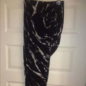 Asymmetric black white skirt
