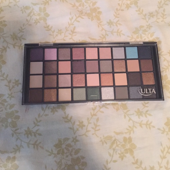 New, never used ULTA eyeshadow kit.