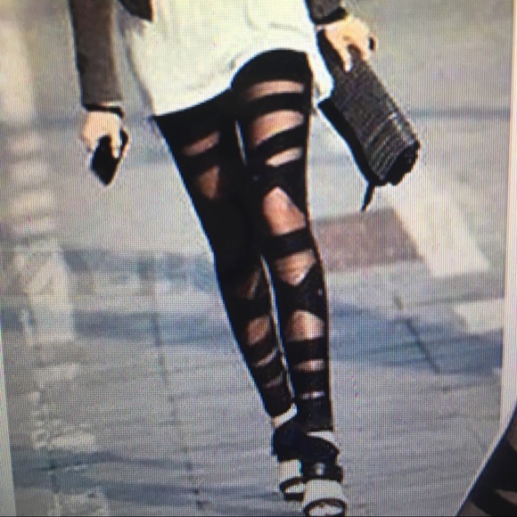 Ripped Black Legging