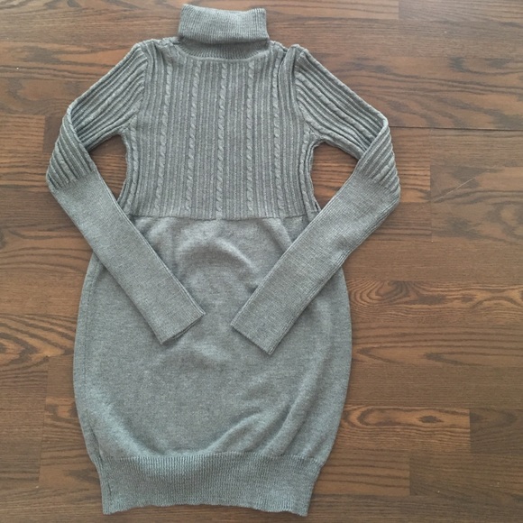 Turtle neck Cable knit sweater dress